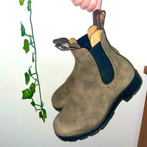 BLUNDSTONE’S High Top Boots - Rustic Brown